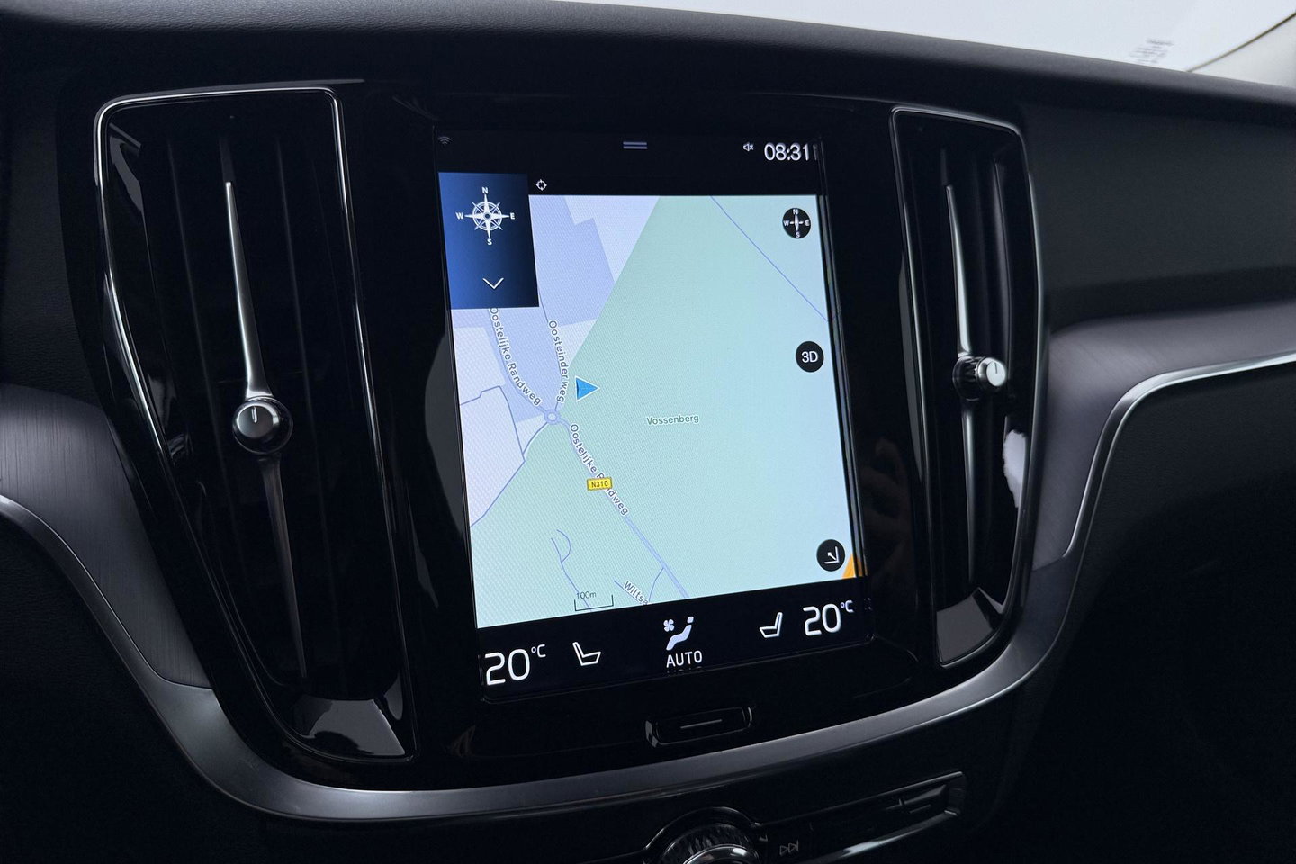 Volvo V60 2.0 B3 Momentum LEES TEKST | Trekhaak | Camera | Stoel+Stuurverwarming | Apple Carplay | Getint Glas