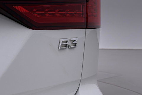 Volvo V60 2.0 B3 Momentum LEES TEKST | Trekhaak | Camera | Stoel+Stuurverwarming | Apple Carplay | Getint Glas