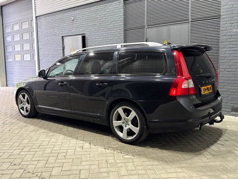 Volvo V70 2.0T R-Design | Youngtimer | Trekhaak | Xenon | Leder | Navi | Stoelverwarming | 18 Inch