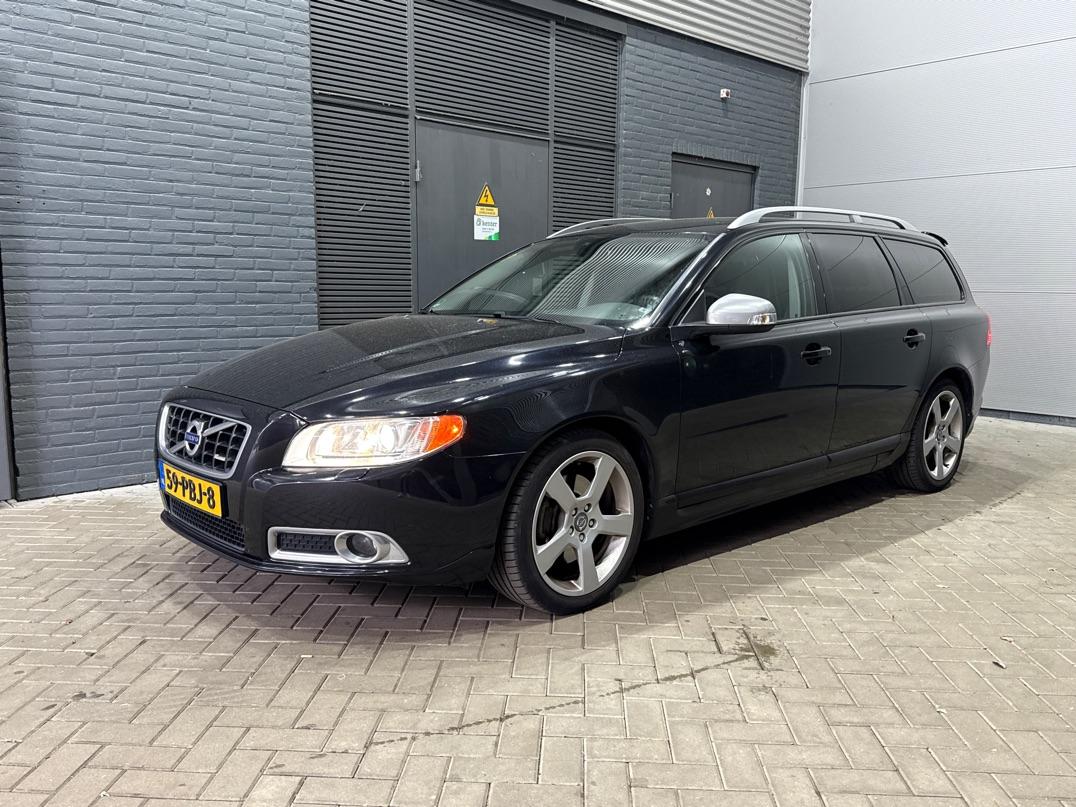 Volvo V70 2.0T R-Design | Youngtimer | Trekhaak | Xenon | Leder | Navi | Stoelverwarming | 18 Inch