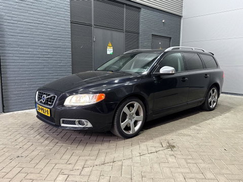 Volvo V70 2.0T R-Design | Youngtimer | Trekhaak | Xenon | Leder | Navi | Stoelverwarming | 18 Inch