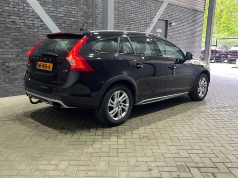 Volvo V60 Cross Country 2.0 T5 Summum | Dual Xenon | Trekhaak | Navigatie | Stoelverwarming | Leder | Parkeersensoren | 17 Inch