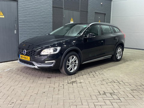 Volvo V60 Cross Country 2.0 T5 Summum | Dual Xenon | Trekhaak | Navigatie | Stoelverwarming | Leder | Parkeersensoren | 17 Inch