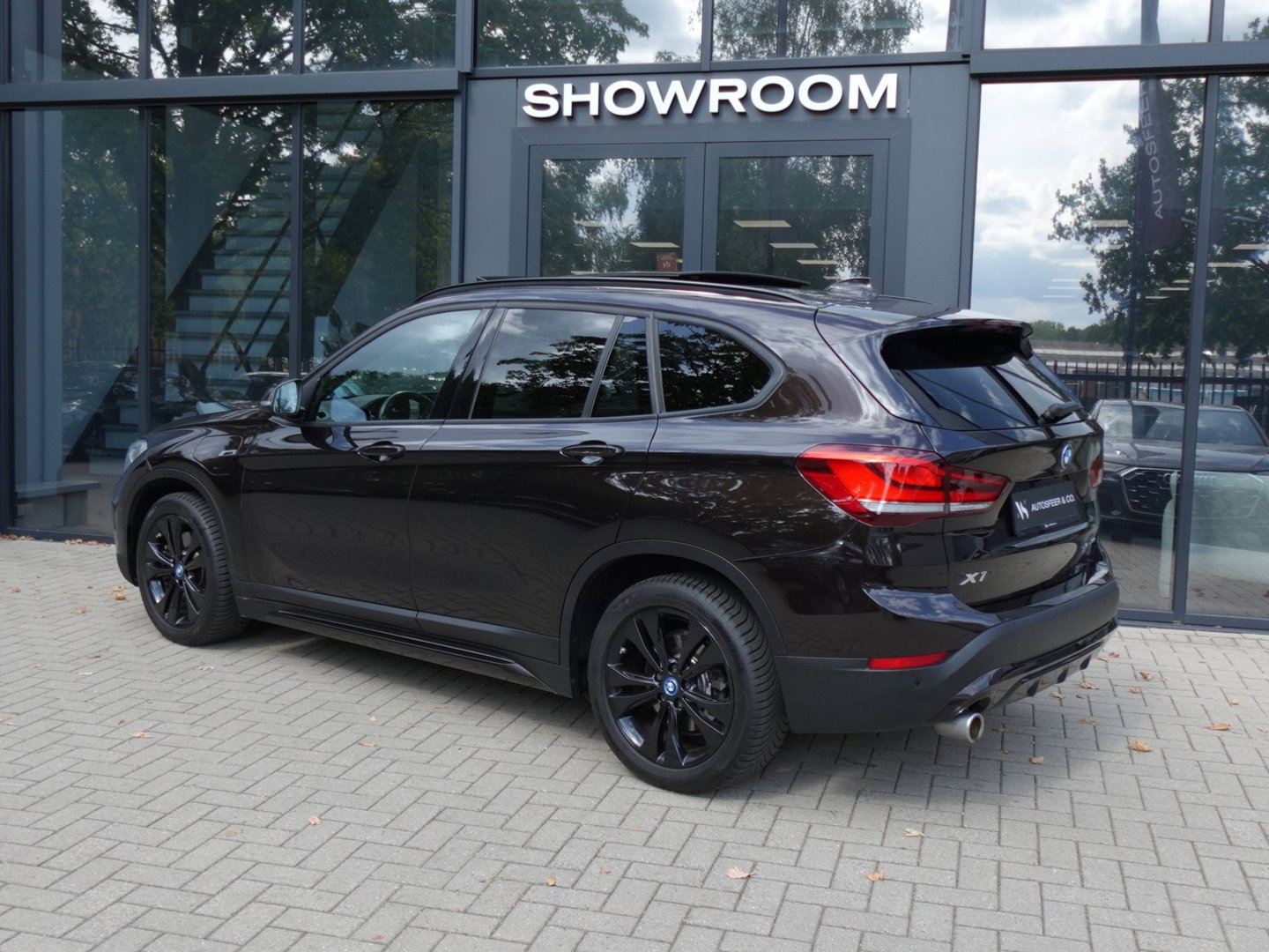 BMW X1 XDrive25e High Executive PANO KEYLESS CAM