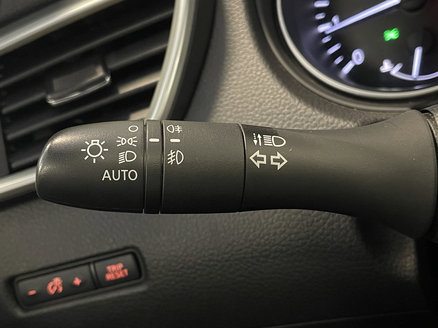 Nissan QASHQAI 1.3 DIG-T N-Connecta | Apple Carplay | Panoramadak | Airconditioning | 360 Camera | Cruise Control | Keyless Go/Entry |