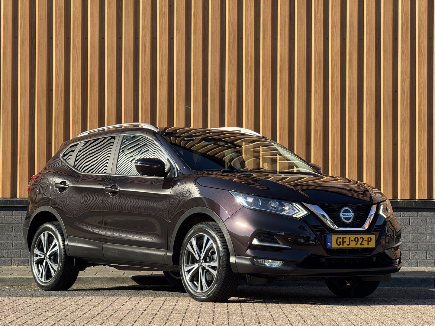 Nissan QASHQAI 1.3 DIG-T N-Connecta | Apple Carplay | Panoramadak | Airconditioning | 360 Camera | Cruise Control | Keyless Go/Entry |