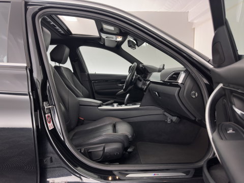 BMW 3-serie 330e M-Sportpack High Executive (Plug-In) {SoH-92%} Aut. *PANO | LEATHER | FULLLED | HEATED-SPORTSEATS | NAVI-FULLMAP | HIFI-SOUND | PRIVACY-GLASS | SHIFT-PADDLES | ECC | PDC | CRUISE | 18''ALU*