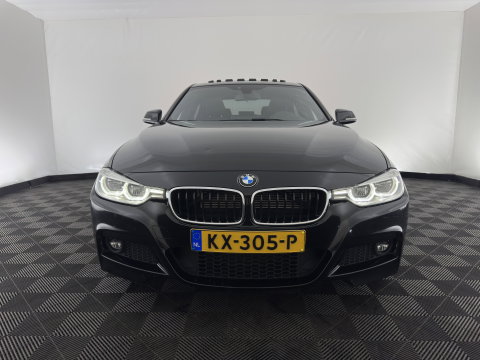 BMW 3-serie 330e M-Sportpack High Executive (Plug-In) {SoH-92%} Aut. *PANO | LEATHER | FULLLED | HEATED-SPORTSEATS | NAVI-FULLMAP | HIFI-SOUND | PRIVACY-GLASS | SHIFT-PADDLES | ECC | PDC | CRUISE | 18''ALU*