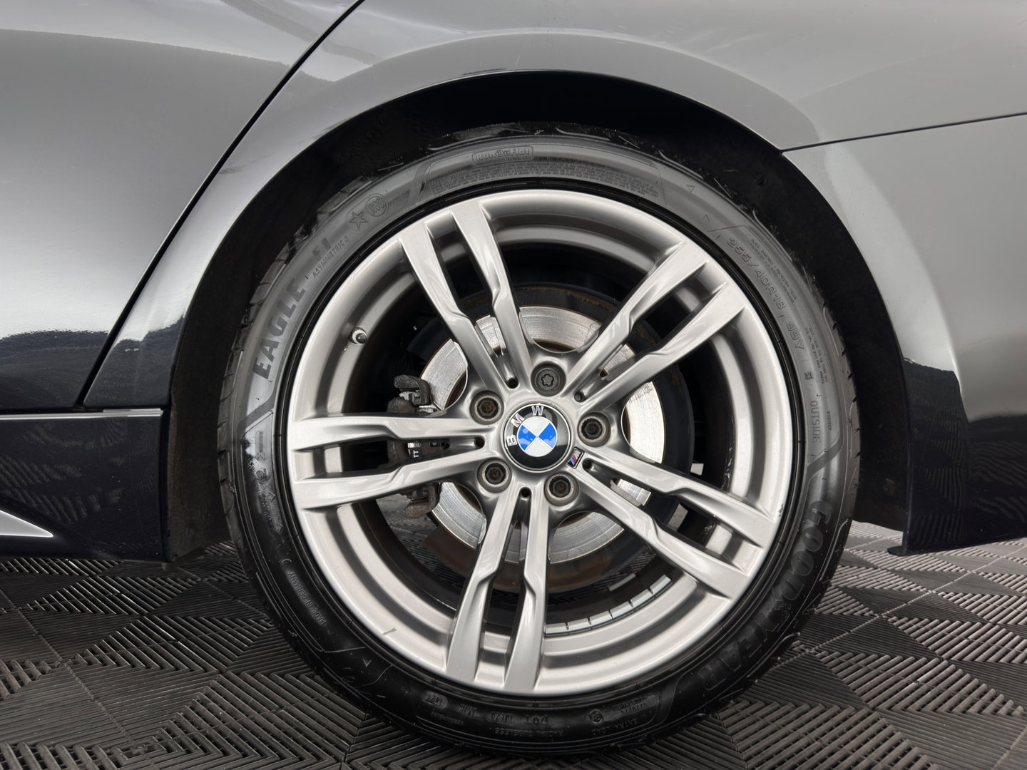 BMW 3-serie 330e M-Sportpack High Executive (Plug-In) {SoH-92%} Aut. *PANO | LEATHER | FULLLED | HEATED-SPORTSEATS | NAVI-FULLMAP | HIFI-SOUND | PRIVACY-GLASS | SHIFT-PADDLES | ECC | PDC | CRUISE | 18''ALU*