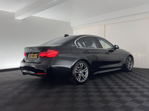 BMW 3-serie 330e M-Sportpack High Executive (Plug-In) {SoH-92%} Aut. *PANO | LEATHER | FULLLED | HEATED-SPORTSEATS | NAVI-FULLMAP | HIFI-SOUND | PRIVACY-GLASS | SHIFT-PADDLES | ECC | PDC | CRUISE | 18''ALU*