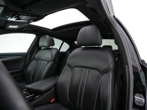 BMW 5 Serie 530e Business Edition Plus (Plug-in) (INCL.BTW) *PANO | HEAD-UP | LEATHER | FULL-LED | MEMORY-PACK | HARMAN/KARDON | BLIND-SPOT | DIGI-COCKPIT | CAMERA | NAVI-FULLMAP | PRIVACY-GLASS | SHIFT-PADDLES | ECC | PDC | 19''ALU*