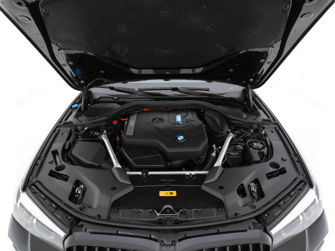 BMW 5 Serie 530e Business Edition Plus (Plug-in) (INCL.BTW) *PANO | HEAD-UP | LEATHER | FULL-LED | MEMORY-PACK | HARMAN/KARDON | BLIND-SPOT | DIGI-COCKPIT | CAMERA | NAVI-FULLMAP | PRIVACY-GLASS | SHIFT-PADDLES | ECC | PDC | 19''ALU*