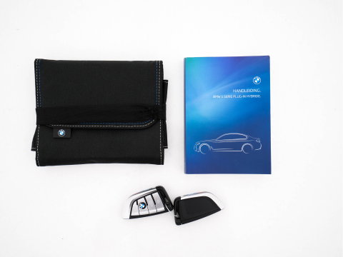 BMW 5 Serie 530e Business Edition Plus (Plug-in) (INCL.BTW) *PANO | HEAD-UP | LEATHER | FULL-LED | MEMORY-PACK | HARMAN/KARDON | BLIND-SPOT | DIGI-COCKPIT | CAMERA | NAVI-FULLMAP | PRIVACY-GLASS | SHIFT-PADDLES | ECC | PDC | 19''ALU*