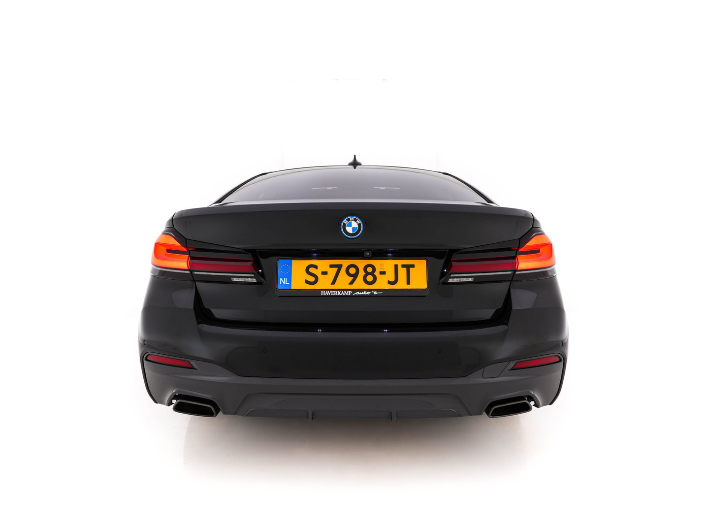 BMW 5 Serie 530e Business Edition Plus (Plug-in) (INCL.BTW) *PANO | HEAD-UP | LEATHER | FULL-LED | MEMORY-PACK | HARMAN/KARDON | BLIND-SPOT | DIGI-COCKPIT | CAMERA | NAVI-FULLMAP | PRIVACY-GLASS | SHIFT-PADDLES | ECC | PDC | 19''ALU*