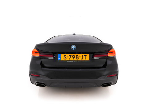 BMW 5 Serie 530e Business Edition Plus (Plug-in) (INCL.BTW) *PANO | HEAD-UP | LEATHER | FULL-LED | MEMORY-PACK | HARMAN/KARDON | BLIND-SPOT | DIGI-COCKPIT | CAMERA | NAVI-FULLMAP | PRIVACY-GLASS | SHIFT-PADDLES | ECC | PDC | 19''ALU*