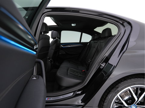 BMW 5 Serie 530e Business Edition Plus (Plug-in) (INCL.BTW) *PANO | HEAD-UP | LEATHER | FULL-LED | MEMORY-PACK | HARMAN/KARDON | BLIND-SPOT | DIGI-COCKPIT | CAMERA | NAVI-FULLMAP | PRIVACY-GLASS | SHIFT-PADDLES | ECC | PDC | 19''ALU*