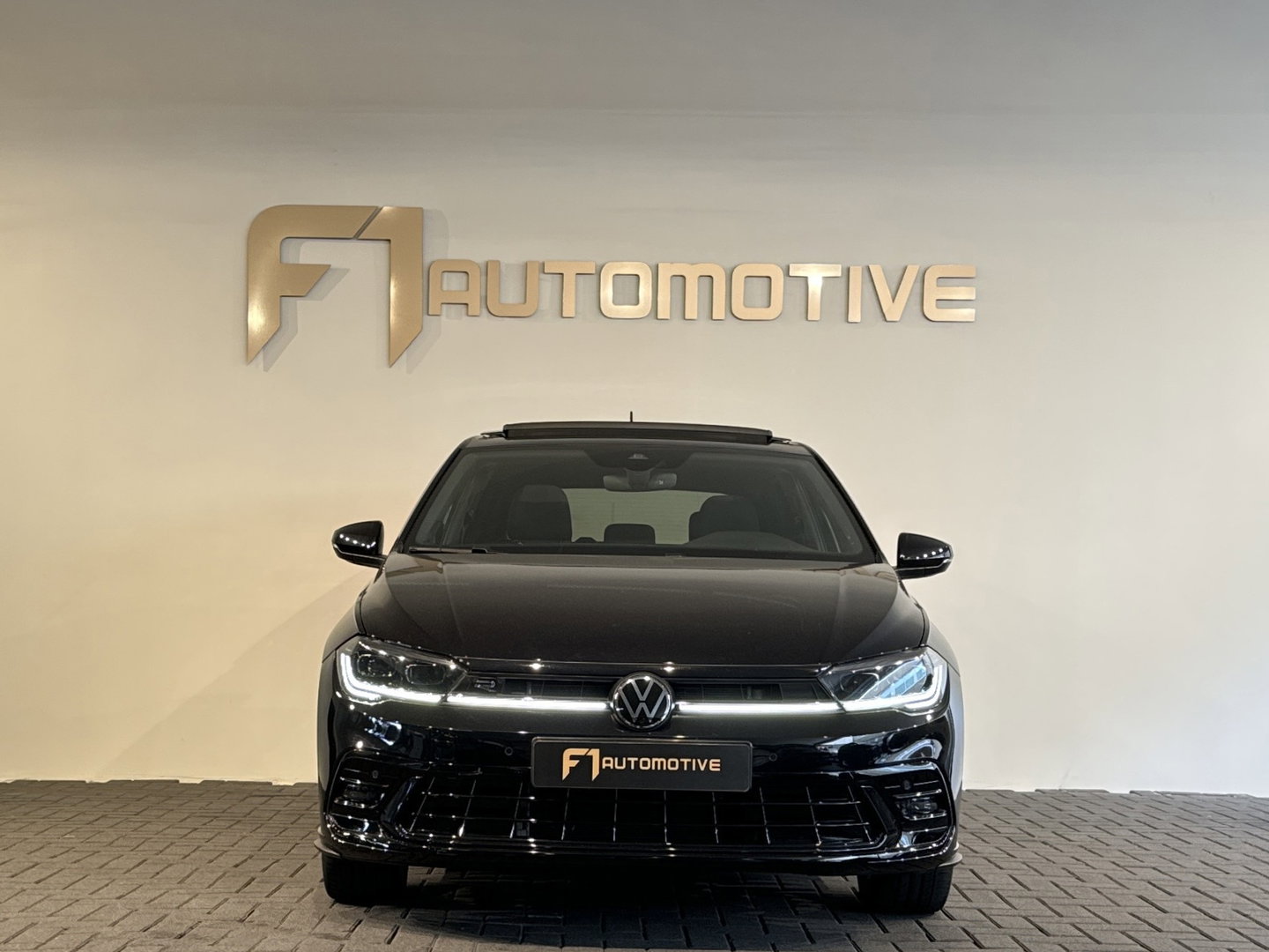 Volkswagen Polo 1.0 TSI R-Line Edition Pano|Keyless|ACC|Camera|Lane Assist|Stoelverwarming|Dodehoek