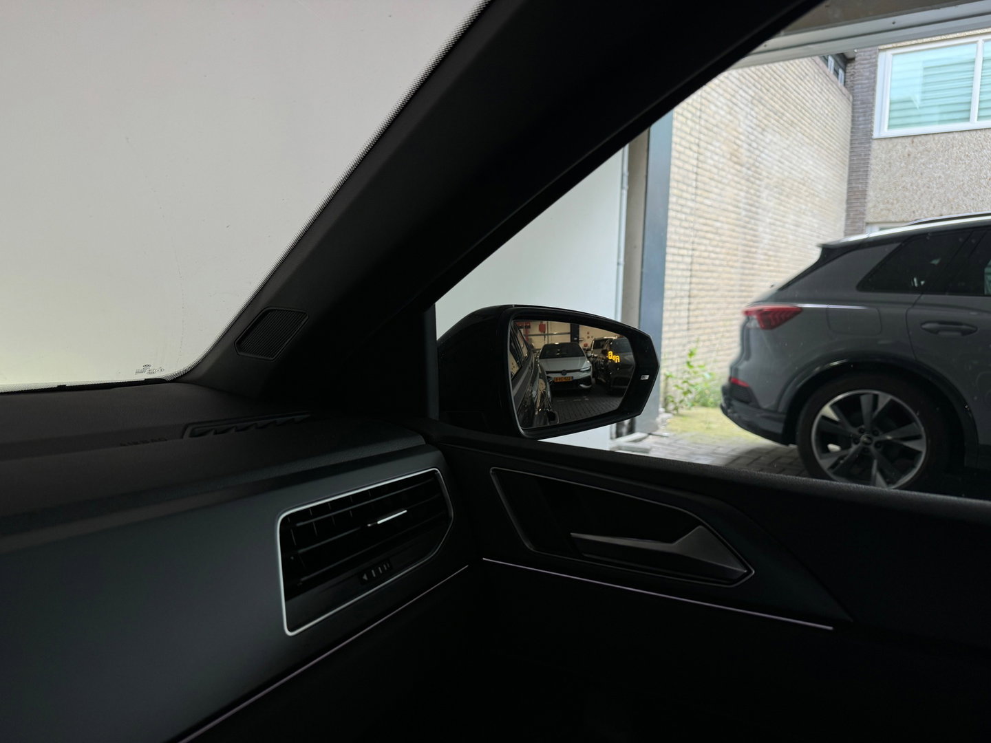 Volkswagen Polo 1.0 TSI R-Line Edition Pano|Keyless|ACC|Camera|Lane Assist|Stoelverwarming|Dodehoek