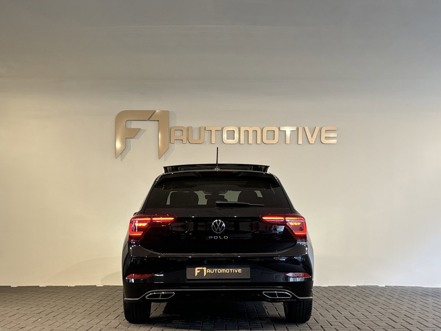 Volkswagen Polo 1.0 TSI R-Line Edition Pano|Keyless|ACC|Camera|Lane Assist|Stoelverwarming|Dodehoek