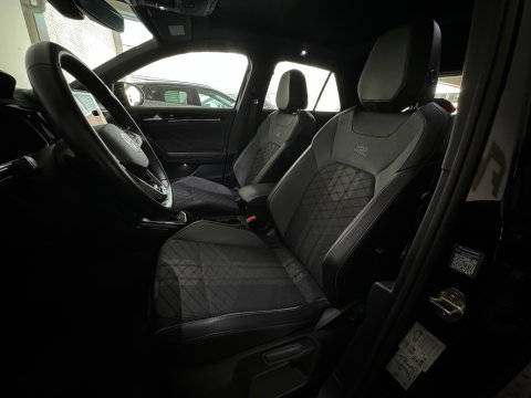 Volkswagen T-Roc 1.5 TSI R-Line Business Pano|ACC|Lane Assist|Dodehoek|Stoelverwarming|Camera|