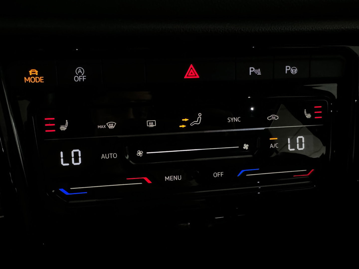 Volkswagen T-Roc 1.5 TSI R-Line Business Pano|ACC|Lane Assist|Dodehoek|Stoelverwarming|Camera|
