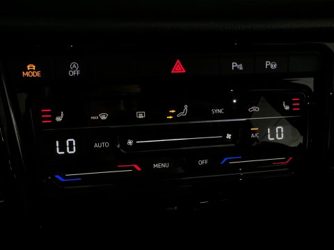 Volkswagen T-Roc 1.5 TSI R-Line Business Pano|ACC|Lane Assist|Dodehoek|Stoelverwarming|Camera|