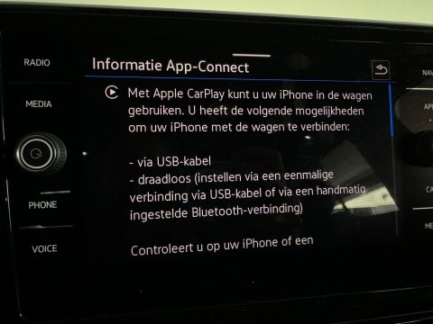 Volkswagen T-Roc 1.5 TSI R-Line Business Pano|ACC|Lane Assist|Dodehoek|Stoelverwarming|Camera|