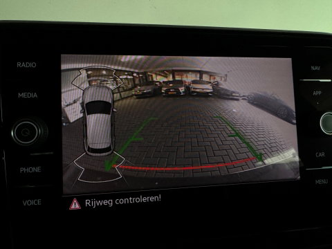 Volkswagen T-Roc 1.5 TSI R-Line Business Pano|ACC|Lane Assist|Dodehoek|Stoelverwarming|Camera|