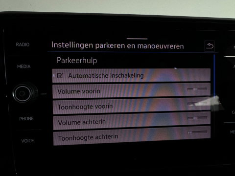 Volkswagen T-Roc 1.5 TSI R-Line Business Pano|ACC|Lane Assist|Dodehoek|Stoelverwarming|Camera|