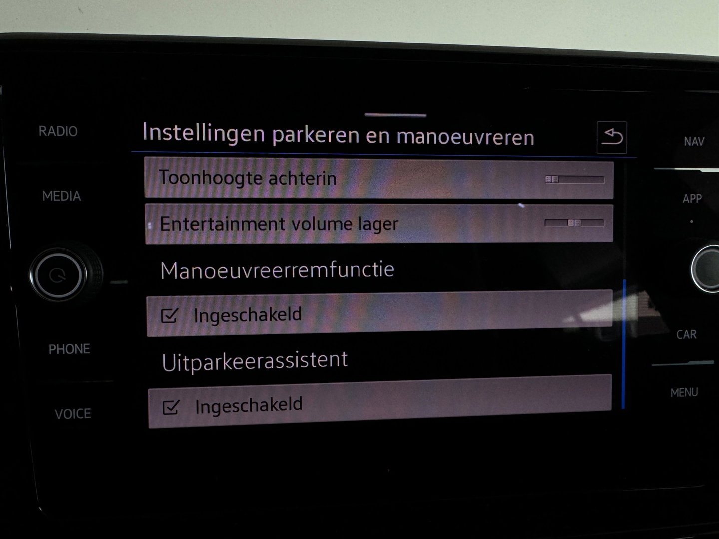 Volkswagen T-Roc 1.5 TSI R-Line Business Pano|ACC|Lane Assist|Dodehoek|Stoelverwarming|Camera|