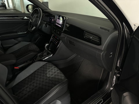 Volkswagen T-Roc 1.5 TSI R-Line Business Pano|ACC|Lane Assist|Dodehoek|Stoelverwarming|Camera|