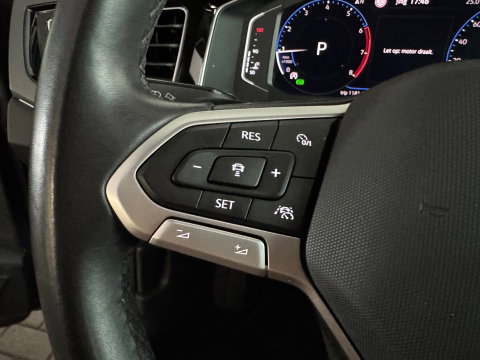 Volkswagen Taigo 1.5 TSI R-Line Pano|ACC|Lane Assist|Stoelverwarming|Camera|Dodehoek|Keyless