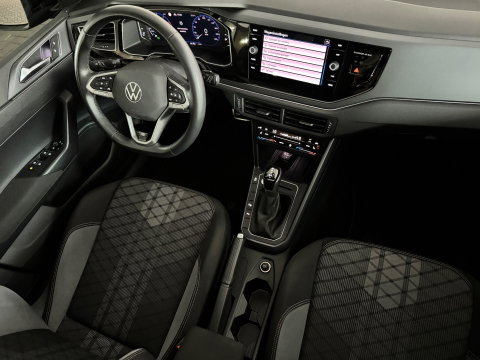 Volkswagen Taigo 1.5 TSI R-Line Pano|ACC|Lane Assist|Stoelverwarming|Camera|Dodehoek|Keyless