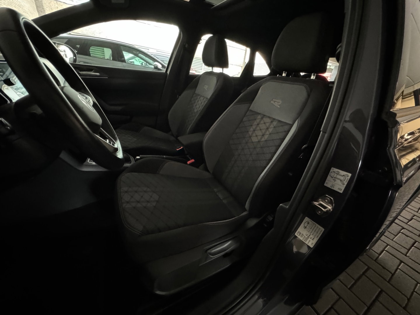 Volkswagen Taigo 1.5 TSI R-Line Pano|ACC|Lane Assist|Stoelverwarming|Camera|Dodehoek|Keyless