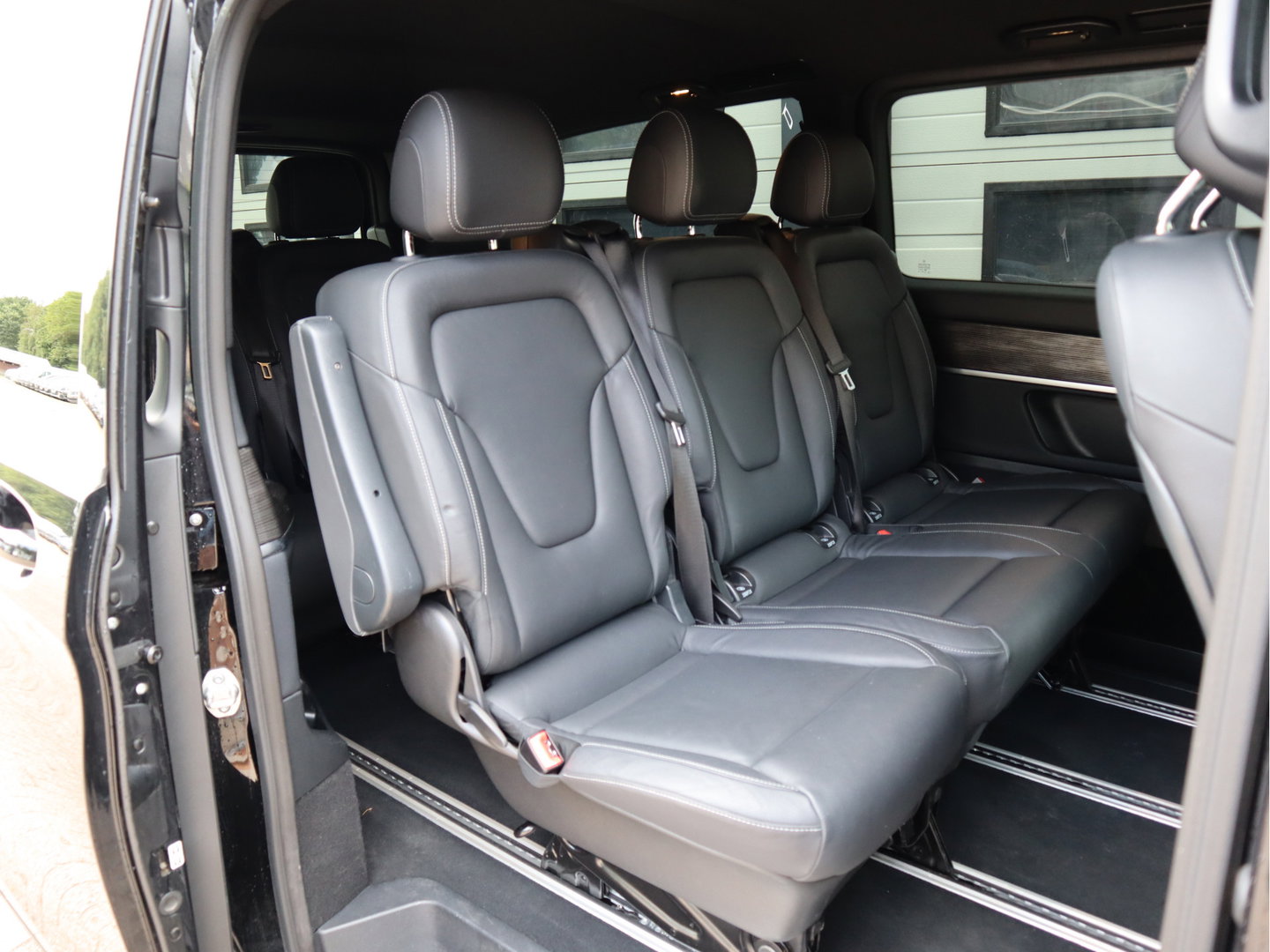 Mercedes-Benz EQV 300 90kWh L3 Extra lang - 8 Persoons - ACC - elc. Schuif - Camera 360