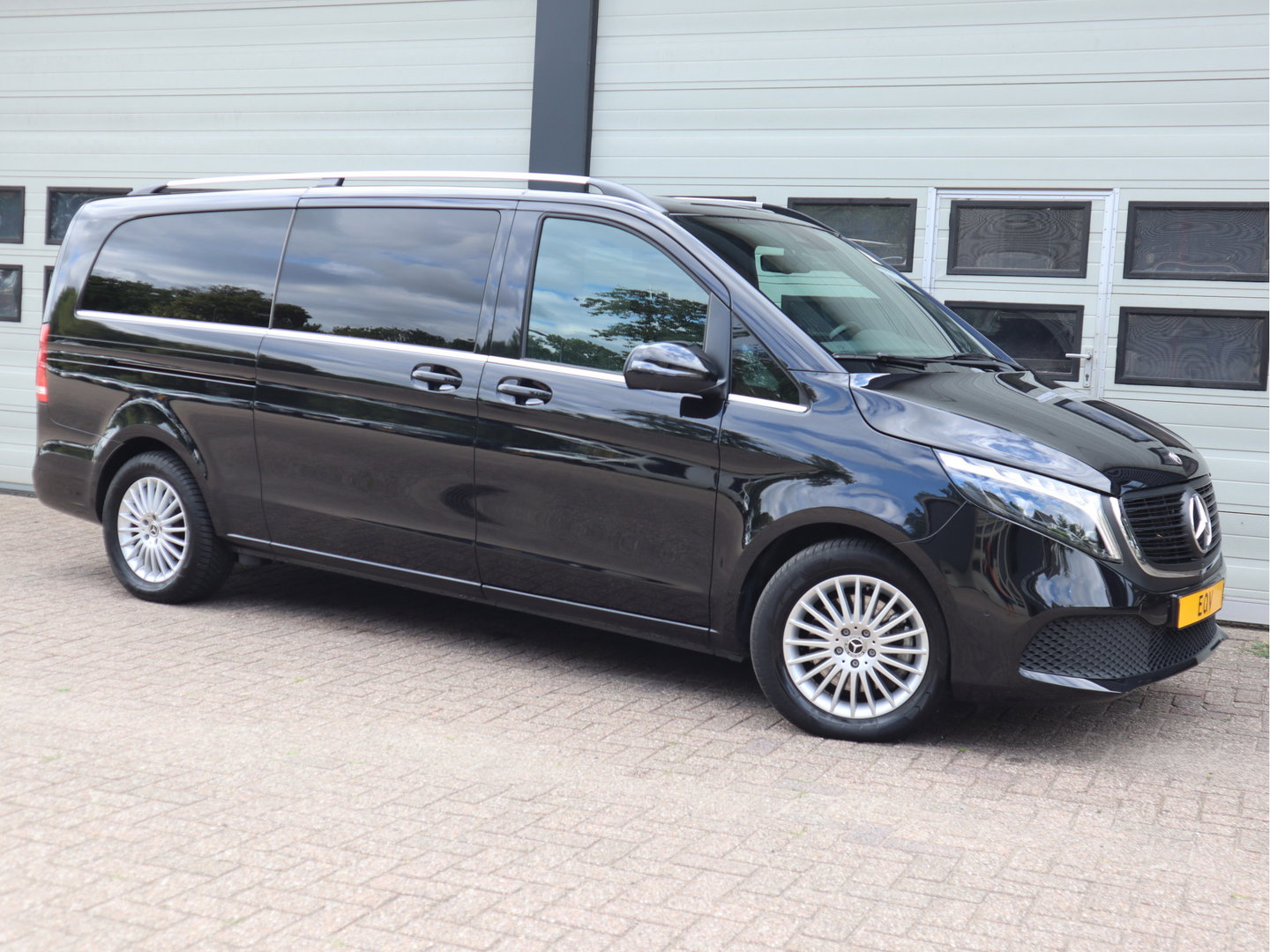 Mercedes-Benz EQV 300 90kWh L3 Extra lang - 8 Persoons - ACC - elc. Schuif - Camera 360