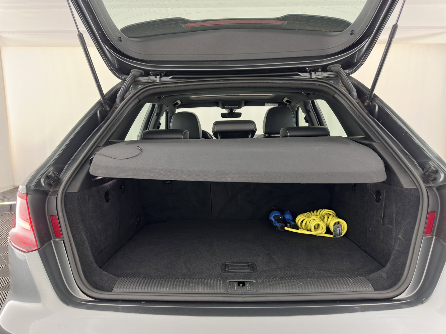 Audi A3 Sportback 1.4 e-tron PHEV Ambition Pro Line plus Aut. *PANO | LEATHER-FABRIC | FULL-LED | HEATED-SPORTSEATS | KEYLESS | NAVI-FULLMAP | ECC | PDC | CRUISE | 18''ALU*