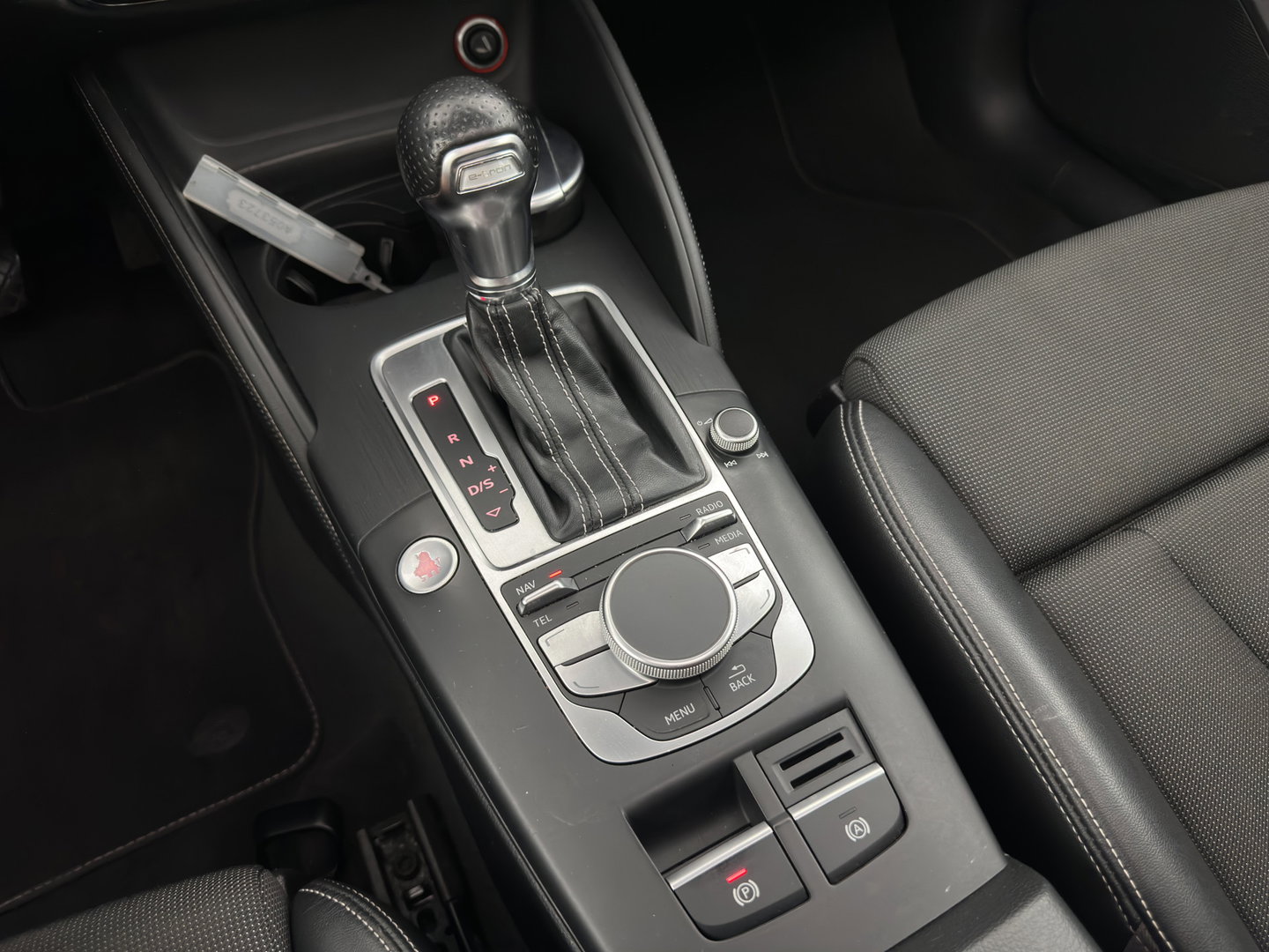 Audi A3 Sportback 1.4 e-tron PHEV Ambition Pro Line plus Aut. *PANO | LEATHER-FABRIC | FULL-LED | HEATED-SPORTSEATS | KEYLESS | NAVI-FULLMAP | ECC | PDC | CRUISE | 18''ALU*
