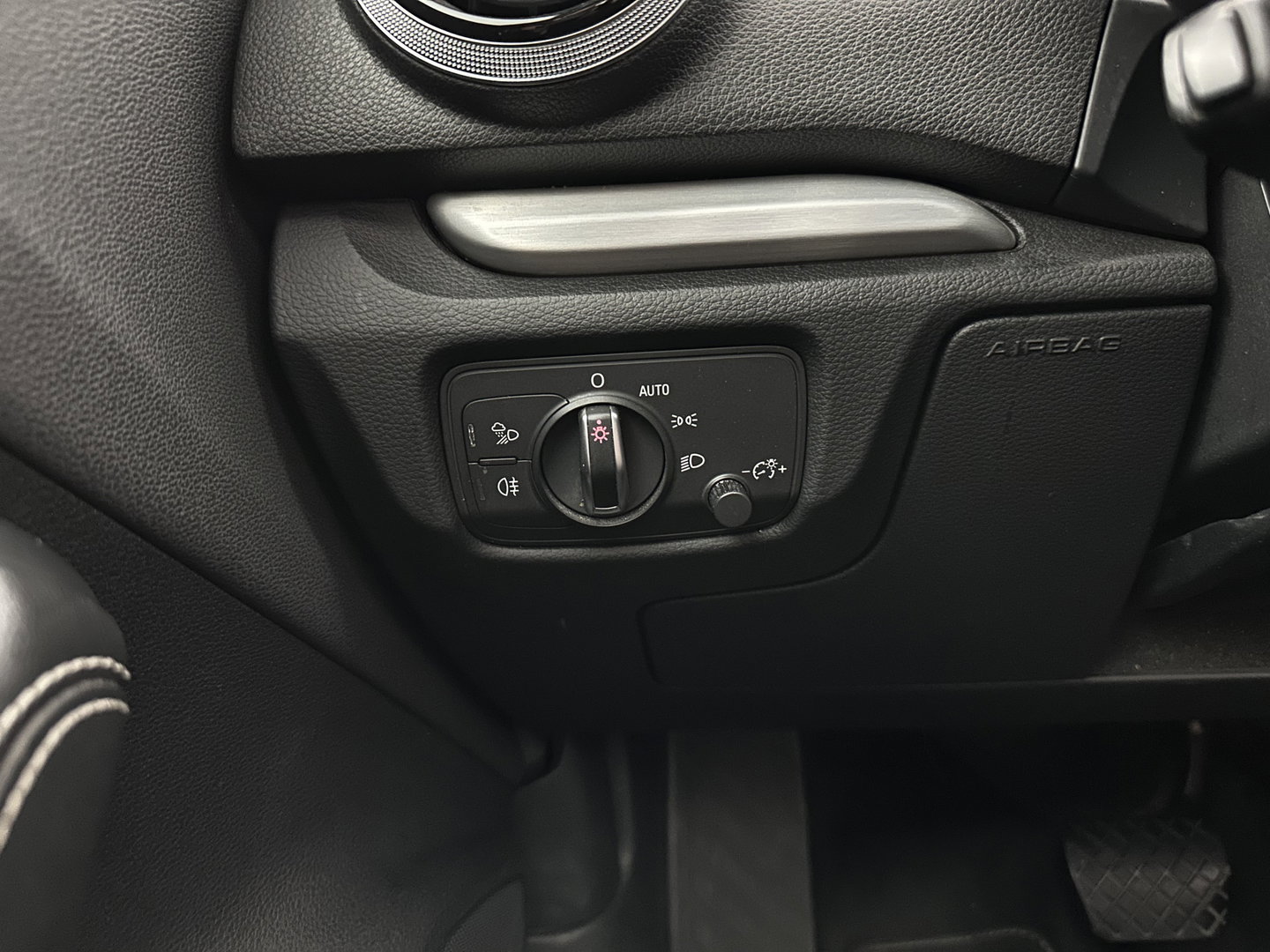Audi A3 Sportback 1.4 e-tron PHEV Ambition Pro Line plus Aut. *PANO | LEATHER-FABRIC | FULL-LED | HEATED-SPORTSEATS | KEYLESS | NAVI-FULLMAP | ECC | PDC | CRUISE | 18''ALU*