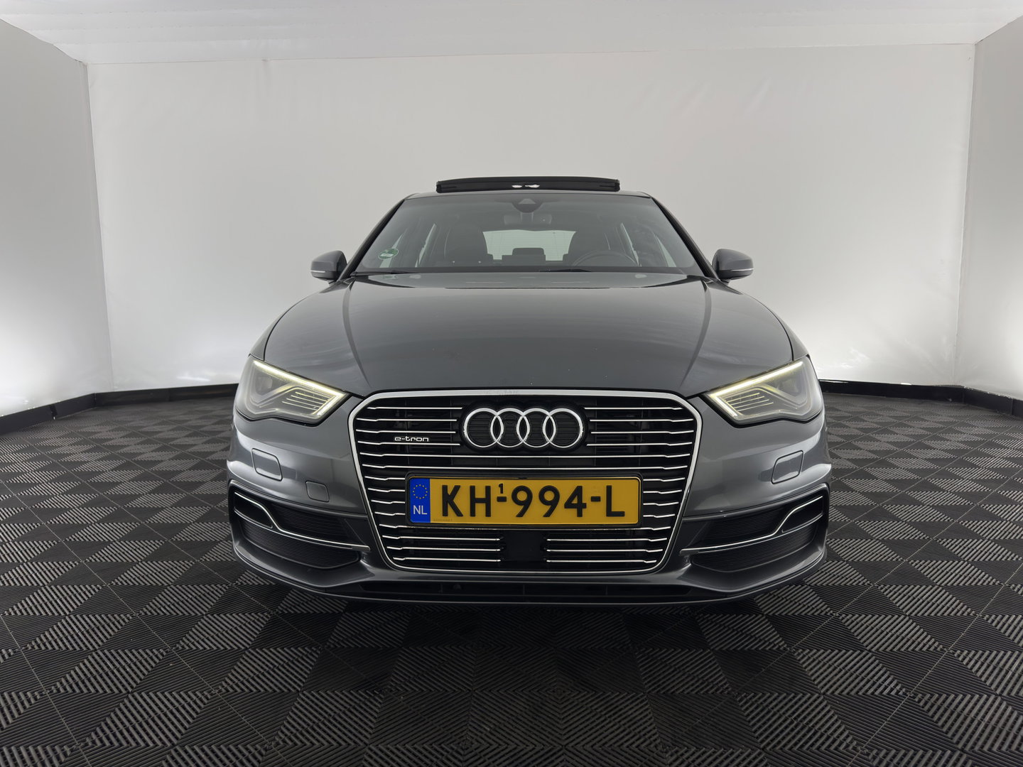 Audi A3 Sportback 1.4 e-tron PHEV Ambition Pro Line plus Aut. *PANO | LEATHER-FABRIC | FULL-LED | HEATED-SPORTSEATS | KEYLESS | NAVI-FULLMAP | ECC | PDC | CRUISE | 18''ALU*