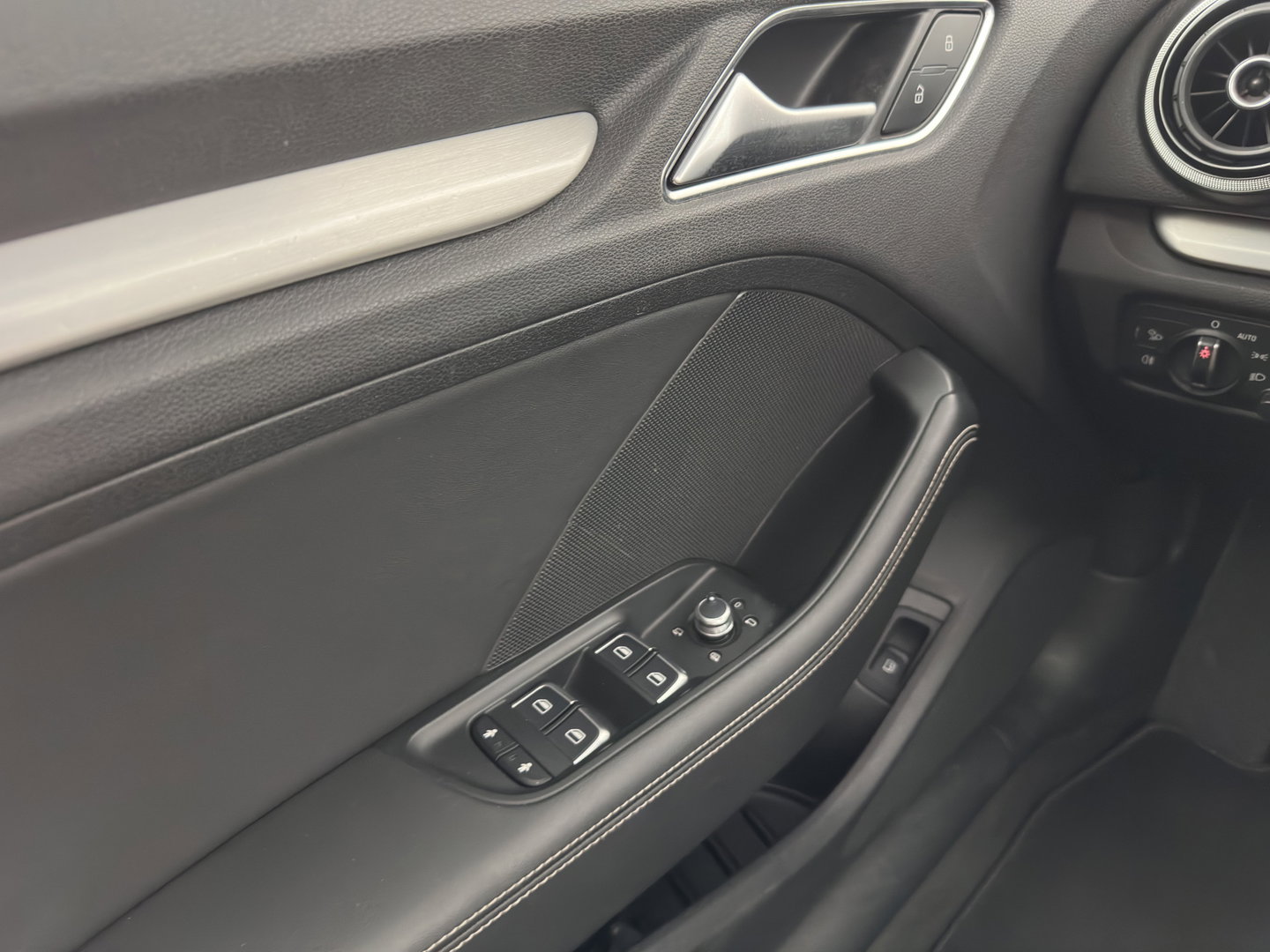 Audi A3 Sportback 1.4 e-tron PHEV Ambition Pro Line plus Aut. *PANO | LEATHER-FABRIC | FULL-LED | HEATED-SPORTSEATS | KEYLESS | NAVI-FULLMAP | ECC | PDC | CRUISE | 18''ALU*