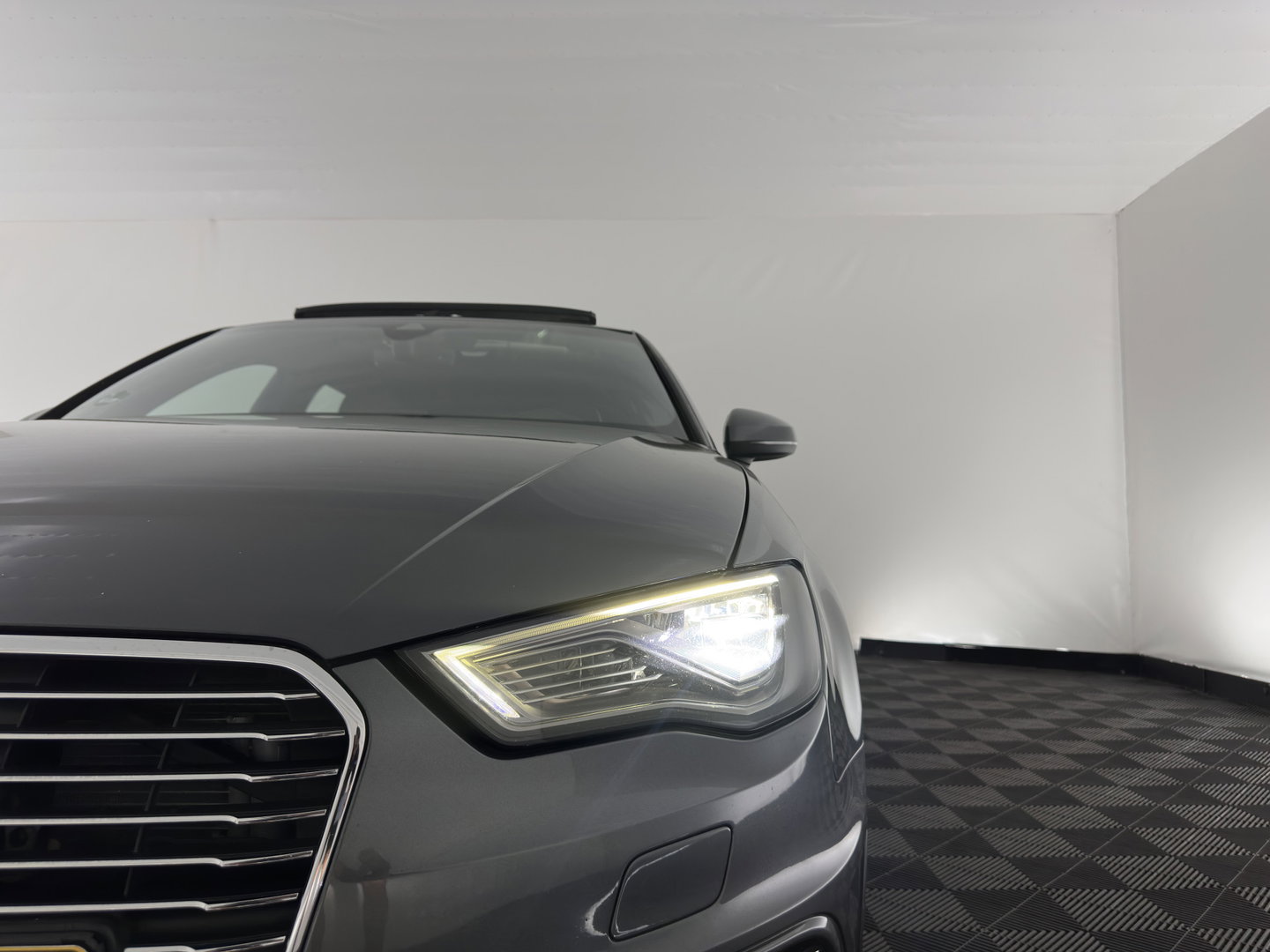 Audi A3 Sportback 1.4 e-tron PHEV Ambition Pro Line plus Aut. *PANO | LEATHER-FABRIC | FULL-LED | HEATED-SPORTSEATS | KEYLESS | NAVI-FULLMAP | ECC | PDC | CRUISE | 18''ALU*
