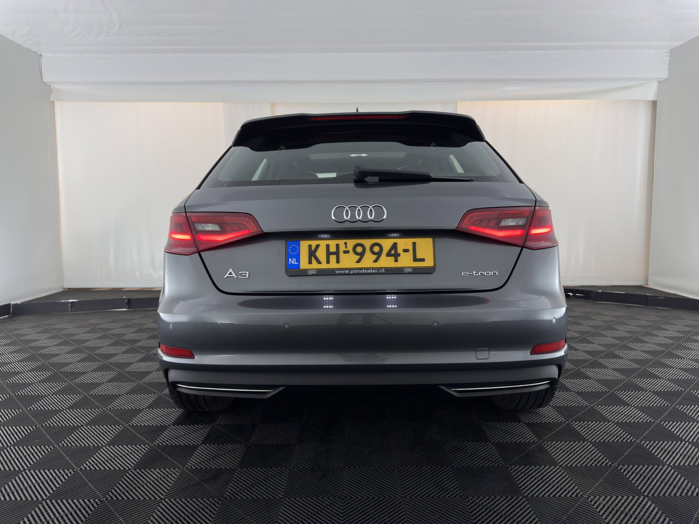 Audi A3 Sportback 1.4 e-tron PHEV Ambition Pro Line plus Aut. *PANO | LEATHER-FABRIC | FULL-LED | HEATED-SPORTSEATS | KEYLESS | NAVI-FULLMAP | ECC | PDC | CRUISE | 18''ALU*