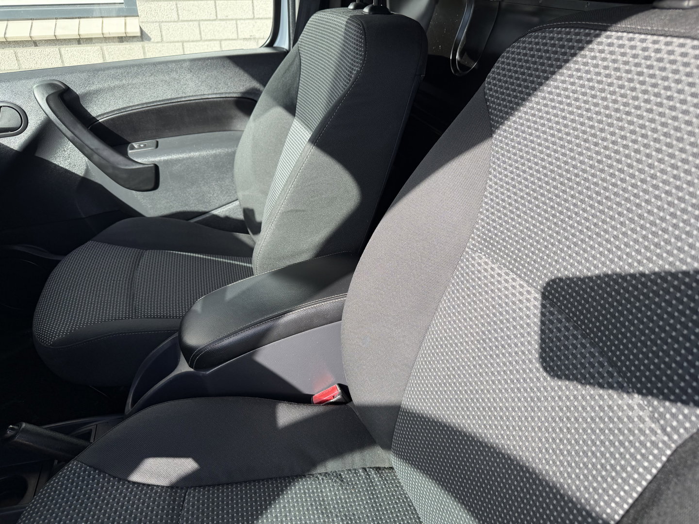 Mercedes-Benz Citan 108 CDI BlueEFFICIENCY / euro 6 / bpm vrij / vaste prijs rijklaar € 5.950 ex btw / lease vanaf € 111 / airco / radio mp3 / wordt afgeleverd met nieuwe distributie riem !