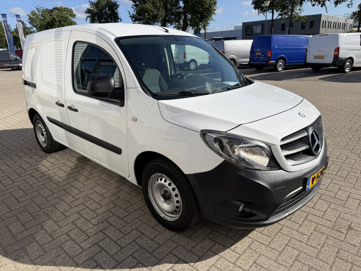 Mercedes-Benz Citan 108 CDI BlueEFFICIENCY / euro 6 / bpm vrij / vaste prijs rijklaar € 5.950 ex btw / lease vanaf € 111 / airco / radio mp3 / wordt afgeleverd met nieuwe distributie riem !