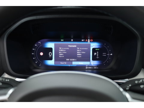 Volvo XC60 2.0 T6 Plug-in hybrid AWD Plus Black Edition | Pano-dak | Trekhaak | 360 camera | H&K Audio |