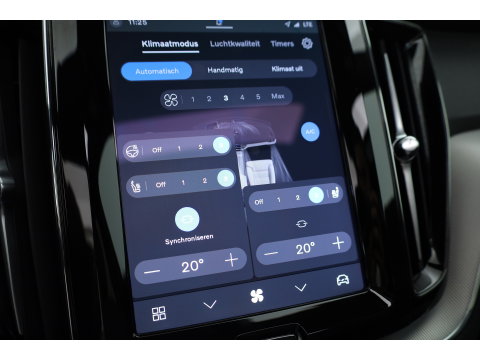 Volvo XC60 2.0 T6 Plug-in hybrid AWD Plus Black Edition | Pano-dak | Trekhaak | 360 camera | H&K Audio |