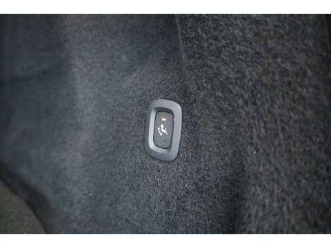 Volvo XC60 2.0 T6 Plug-in hybrid AWD Plus Black Edition | Pano-dak | Trekhaak | 360 camera | H&K Audio |