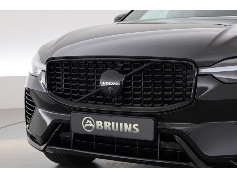 Volvo XC60 2.0 T6 Plug-in hybrid AWD Plus Black Edition | Pano-dak | Trekhaak | 360 camera | H&K Audio |