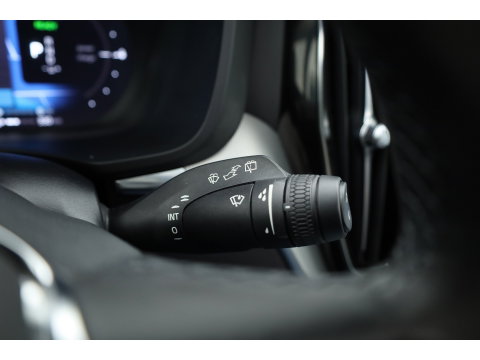 Volvo XC60 2.0 T6 Plug-in hybrid AWD Plus Bright | Prijs rijklaar | Trekhaak | Pano-dak | Camera | 4x Stoel + stuurverw. | 20 inch |